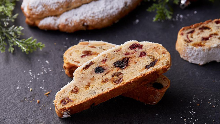 Christollen: Sweetbread in honor of the baby Jesus