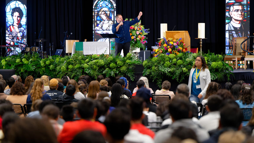 Eucharistic Congress welcomes thousands