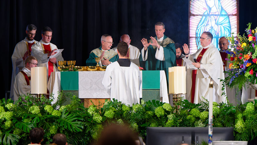 Eucharistic Congress welcomes thousands